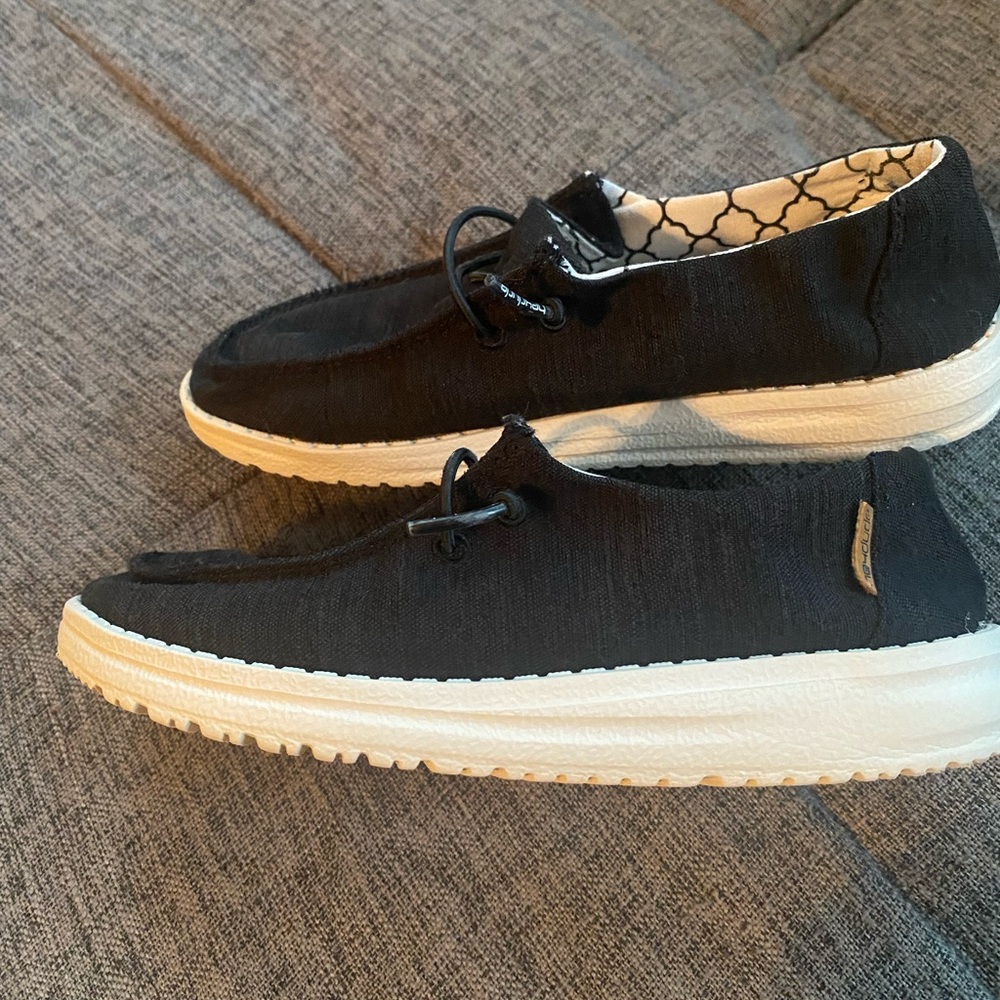 Hey Dude Wendy Black